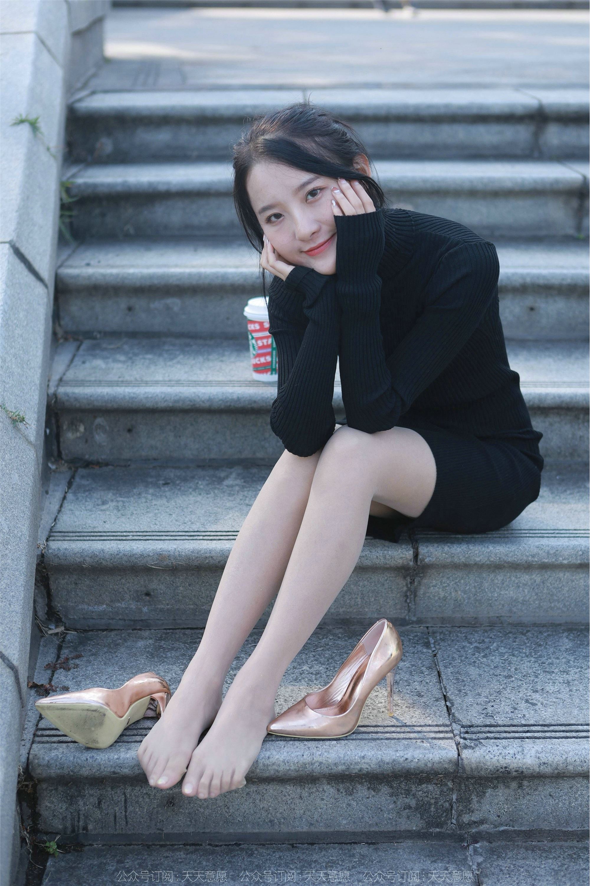 IESS异思趣向 2022.03.21 丝享家1035：婉萍《黑色包臀裙》